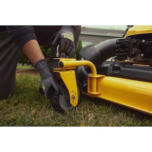 DEWALT 28 in. 224cc 3-in-1 Self-Propelled Gas Push Lawn Mowers