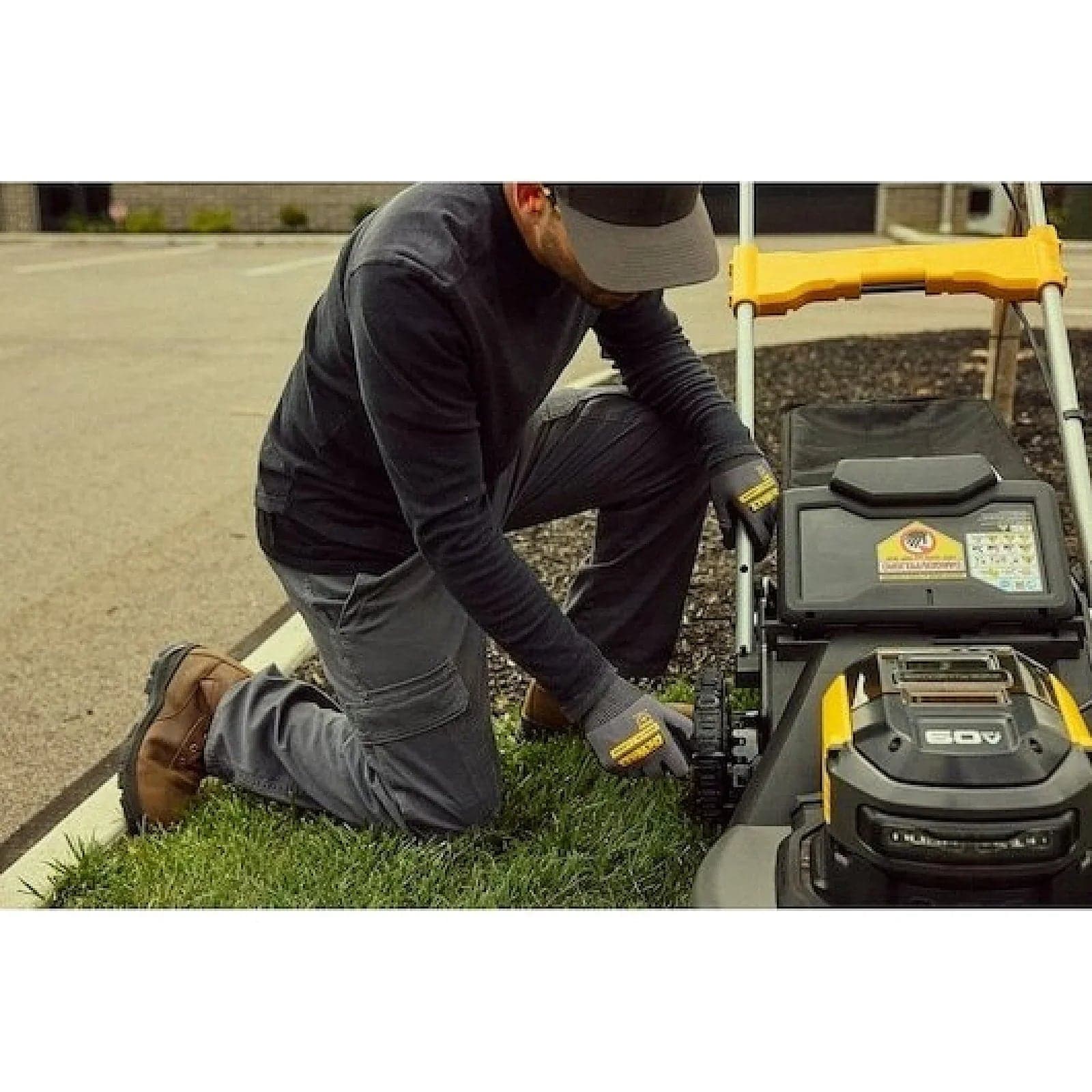 DeWalt 60V MAX 21" Brushless RWD Self-Propelled Mower Kit DCMWSP700Y2
